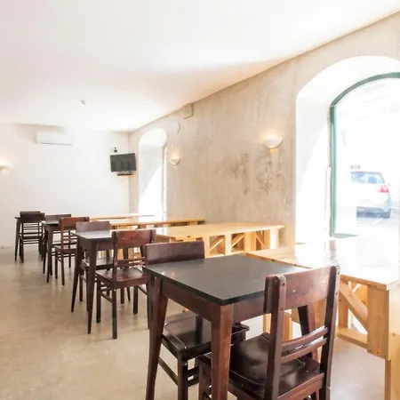 Int Готель типу 